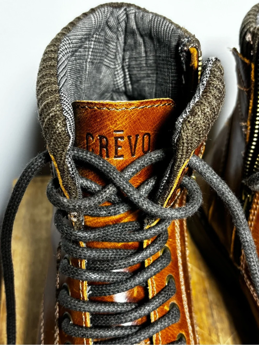 Crevo Camden Brown Leather Lace-Up Boots Size 9.5 US
